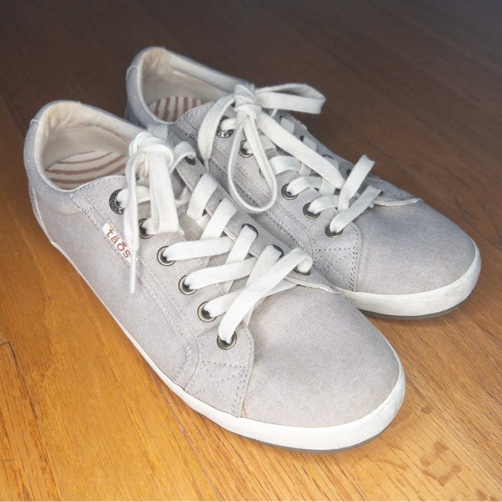 Taos Gray Wash Star Canvas Lace Up Sneakers